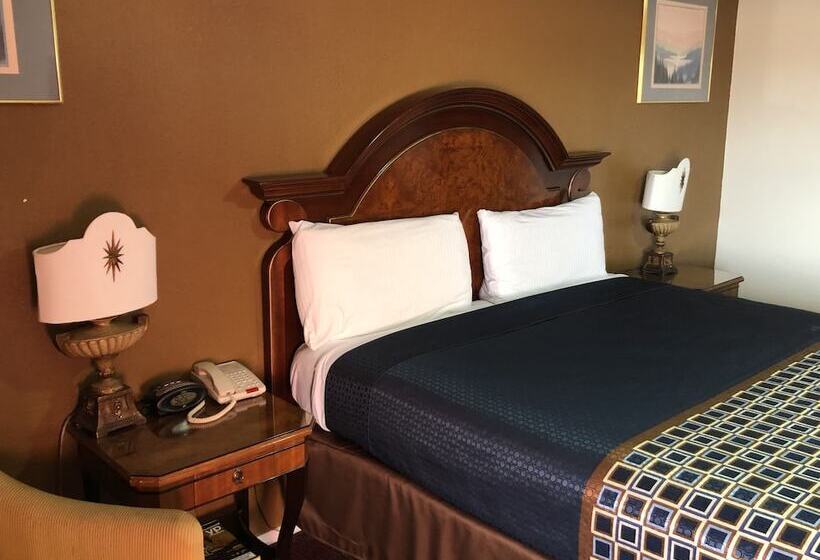 فندق على الطريق Villa West Inn