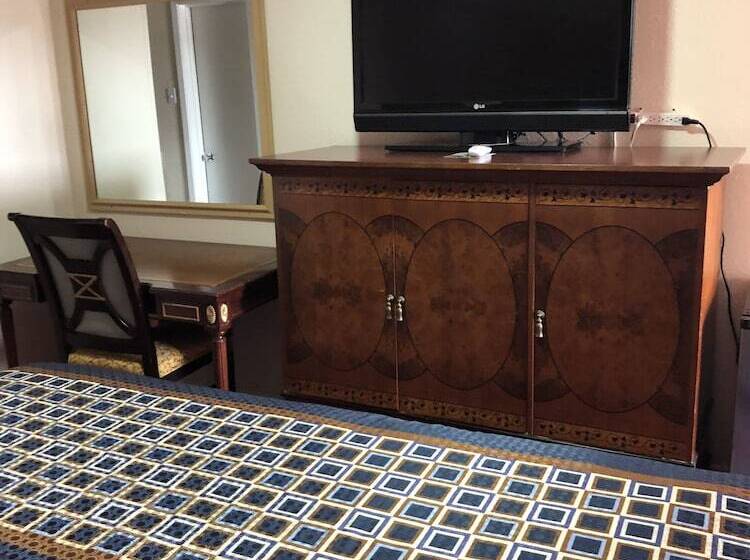 فندق على الطريق Villa West Inn