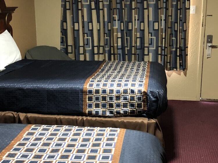 فندق على الطريق Villa West Inn