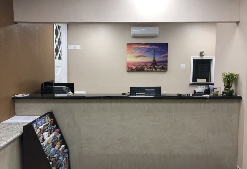 فندق على الطريق Villa West Inn