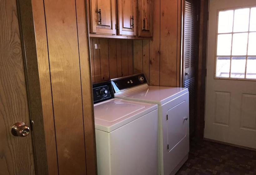 Мотель White Eagle Inn