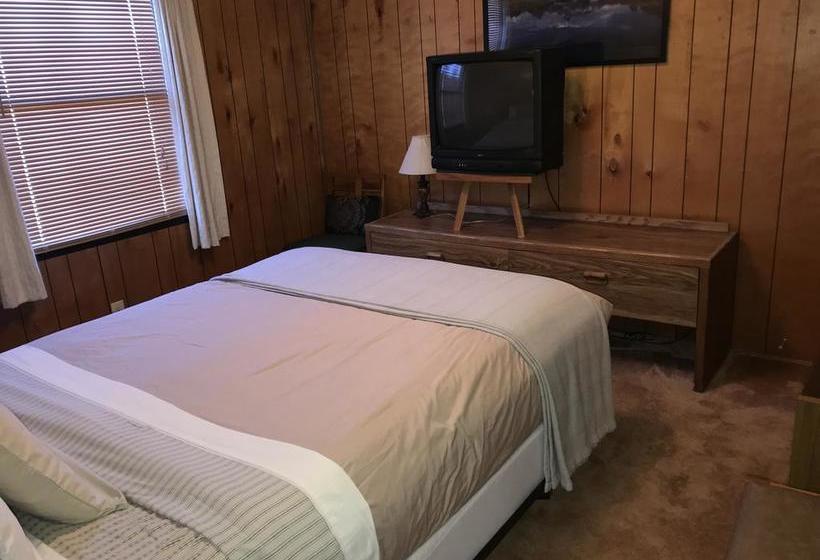 Мотель White Eagle Inn