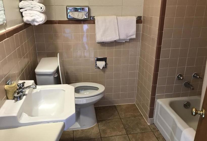 Мотель White Eagle Inn