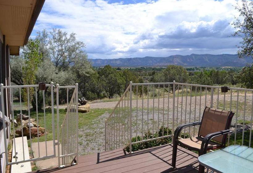 Мотель White Eagle Inn