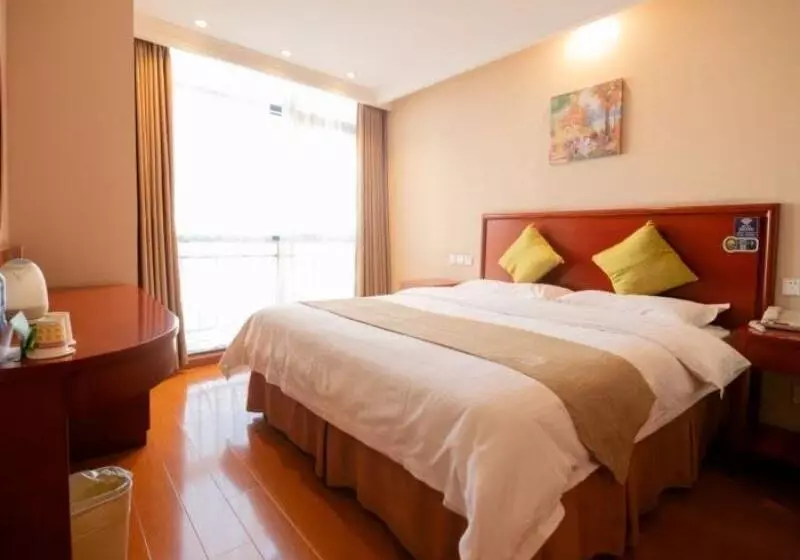 Hotelli Greentree Inn Beijing Changping District Huilongguan Pingxifu Metro Station Express
