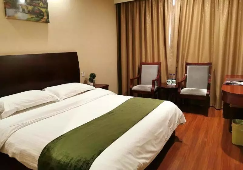 Hotelli Greentree Inn Shanghai Car Piers Studio Express