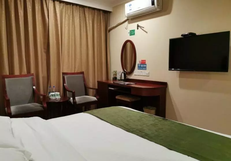 Hotelli Greentree Inn Shanghai Car Piers Studio Express