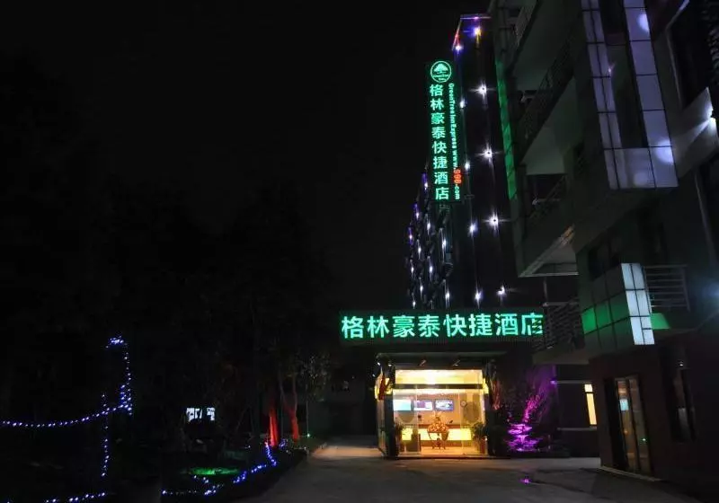 Hotelli Greentree Inn Shanghai South Jiangyang Road South Changjiang Road Express
