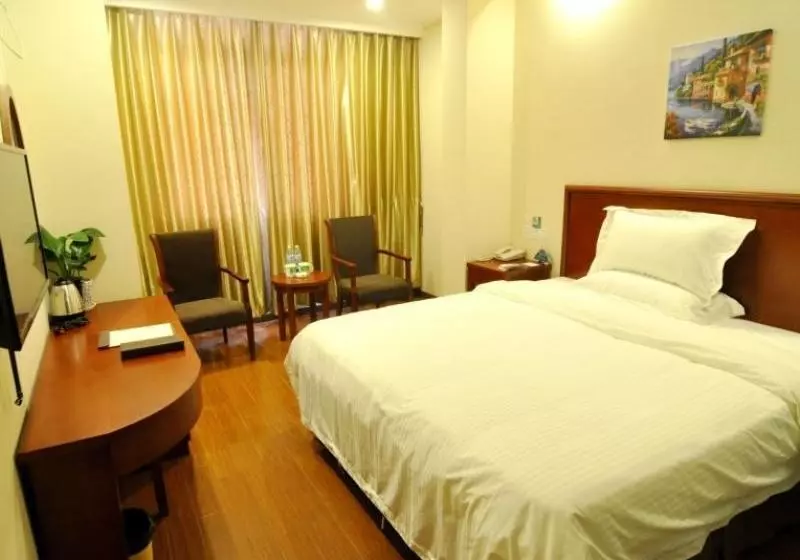 Hotelli Greentree Inn Shanghai South Jiangyang Road South Changjiang Road Express