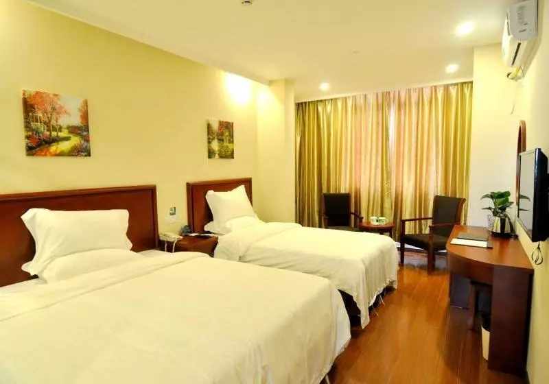 Hotelli Greentree Inn Shanghai South Jiangyang Road South Changjiang Road Express