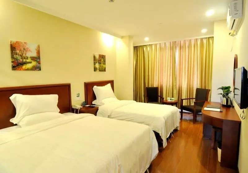 Hotelli Greentree Inn Shanghai South Jiangyang Road South Changjiang Road Express