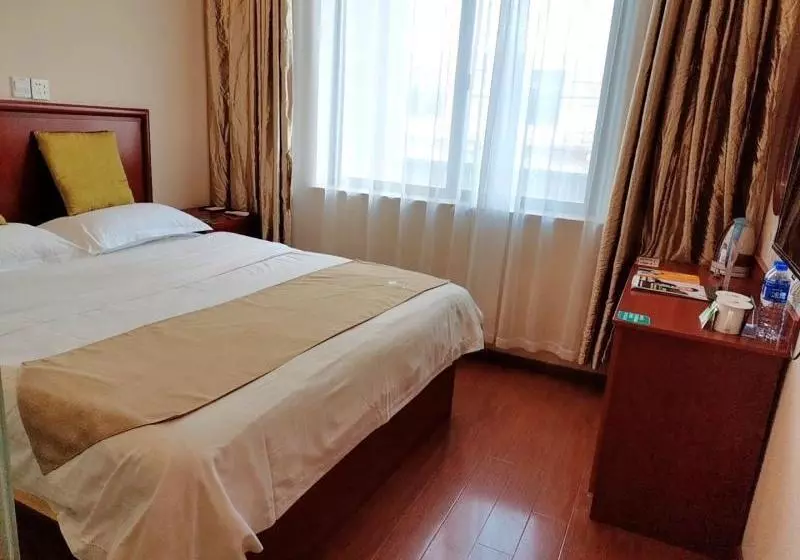 Hotelli Greentree Inn Shanghai South Jiangyang Road South Changjiang Road Express