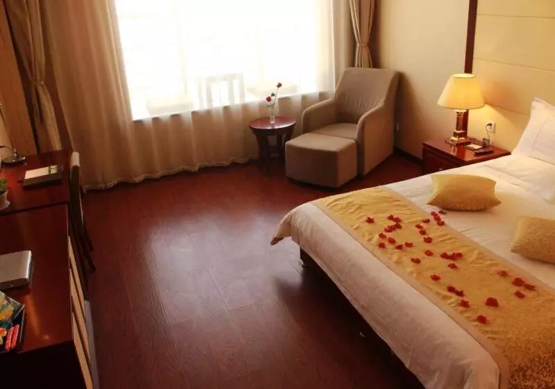 Hotelli Greentree Inn Taiyuan Pingyang Road Business