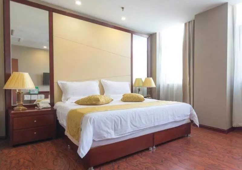 Hotelli Greentree Inn Taiyuan Pingyang Road Business
