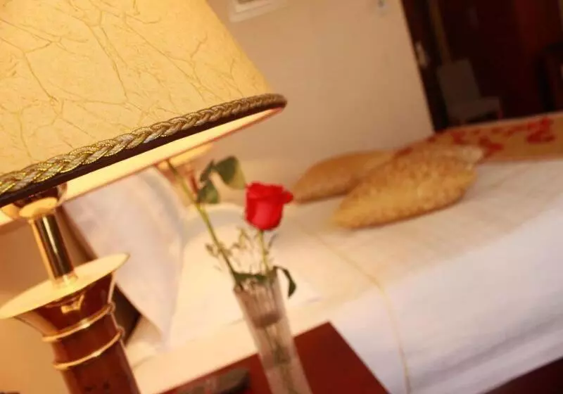 Hotelli Greentree Inn Taiyuan Pingyang Road Business