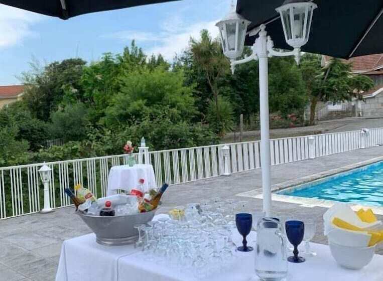 تختخواب و صبحانه Casas Do Souto