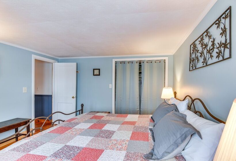 Classic Waterfront Home On Lake Maspenock W/ Grill