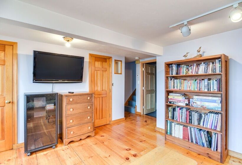 Classic Waterfront Home On Lake Maspenock W/ Grill