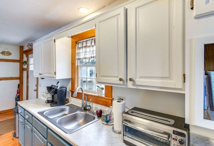 Classic Waterfront Home On Lake Maspenock W/ Grill