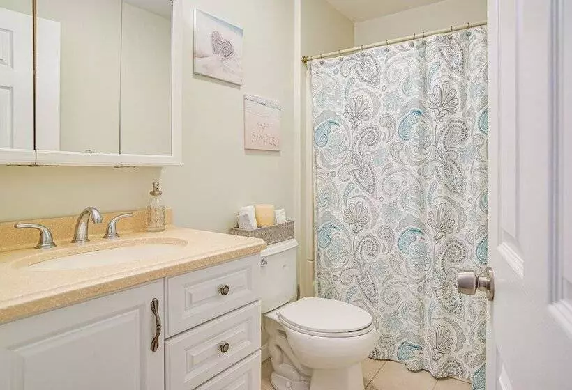 East Falmouth Home W/ Game Room   2 Mi To Beach!
