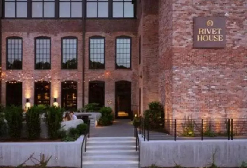 ホテル Rivet House