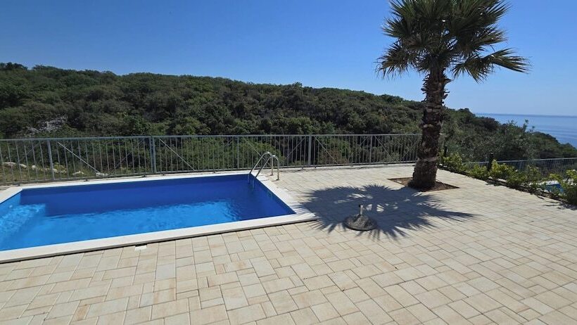 Lastura Mobile Homes