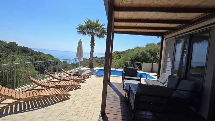 Lastura Mobile Homes