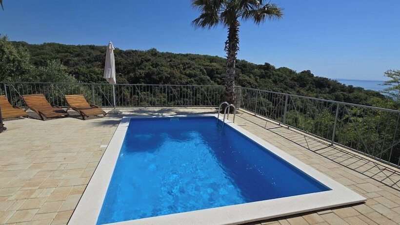 Lastura Mobile Homes