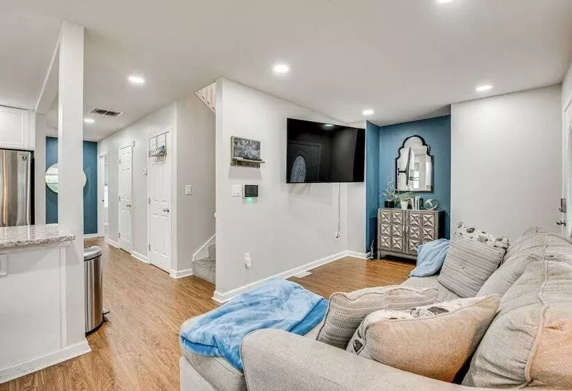 Charming Atlanta Home W/ Yard ~ 7 Mi To Downtown!