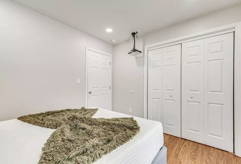 Charming Atlanta Home W/ Yard ~ 7 Mi To Downtown!