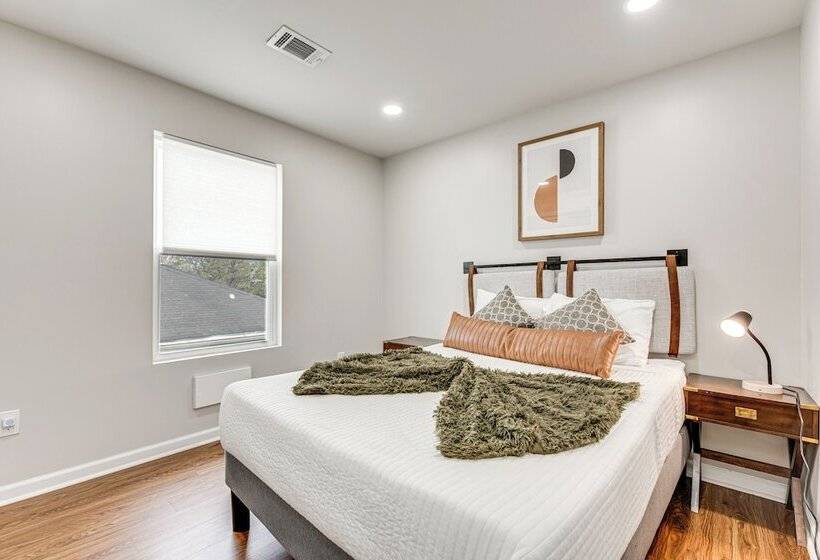 Charming Atlanta Home W/ Yard ~ 7 Mi To Downtown!