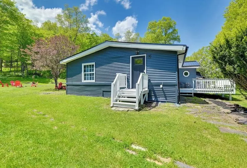 Catskills Family Retreat: Fishing & Hiking On Site