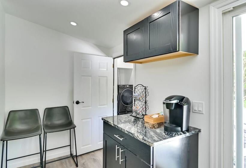 Catskills Family Retreat: Fishing & Hiking On Site