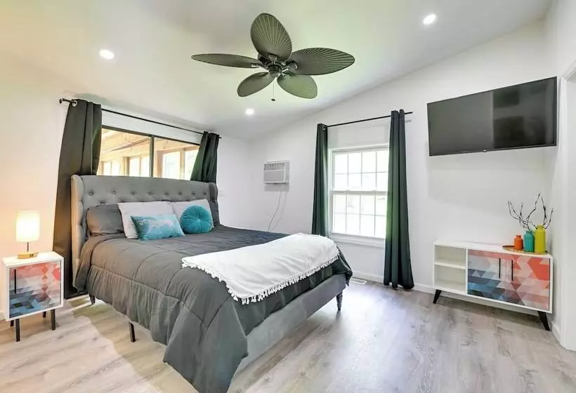 Catskills Family Retreat: Fishing & Hiking On Site