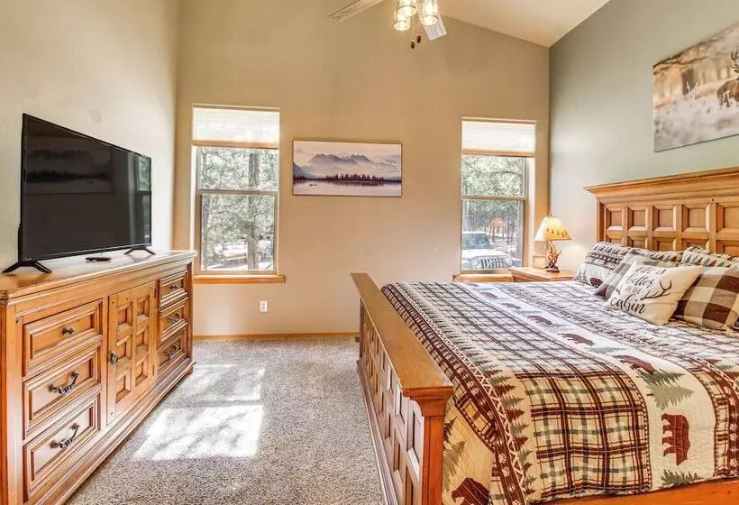 Walk To Rainbow Lake: Peaceful Cabin W/ Fire Pit