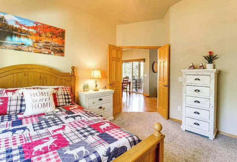 Walk To Rainbow Lake: Peaceful Cabin W/ Fire Pit