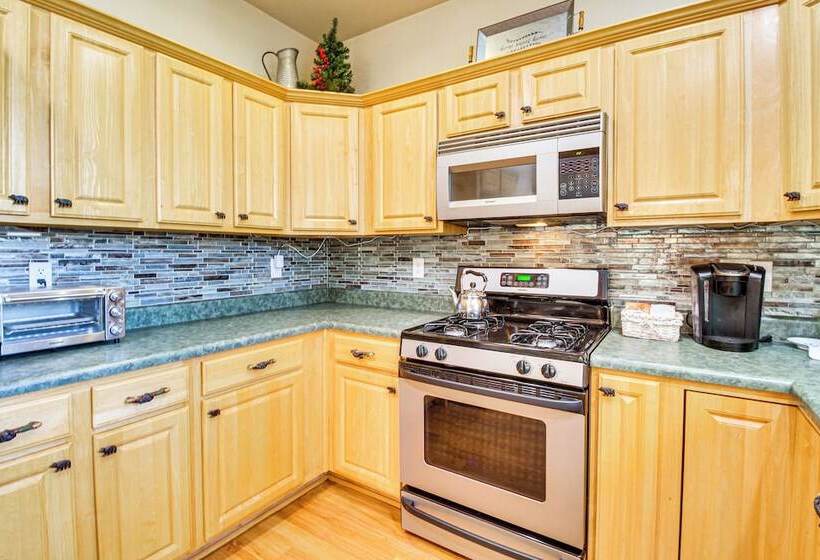 Walk To Rainbow Lake: Peaceful Cabin W/ Fire Pit