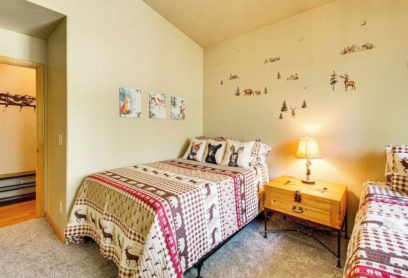 Walk To Rainbow Lake: Peaceful Cabin W/ Fire Pit