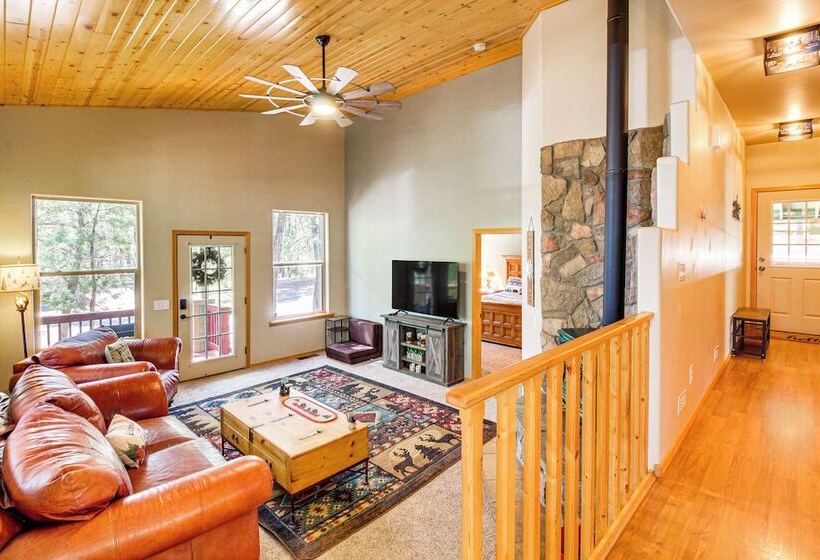 Walk To Rainbow Lake: Peaceful Cabin W/ Fire Pit