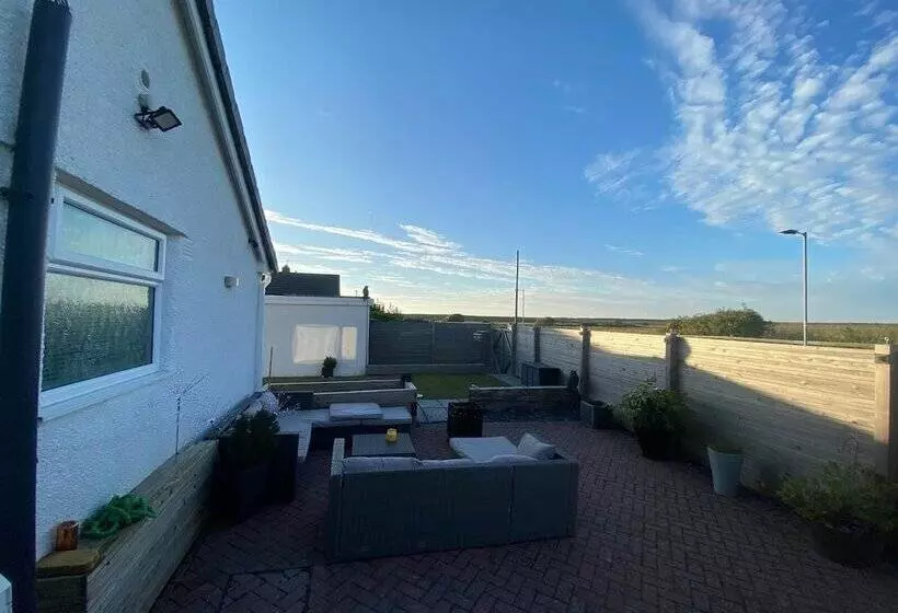 Cozy Coastal Bungalow In Prestatyn