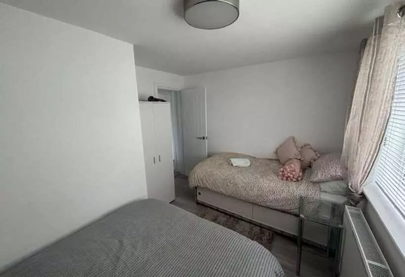 Cozy Coastal Bungalow In Prestatyn