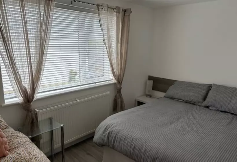 Cozy Coastal Bungalow In Prestatyn