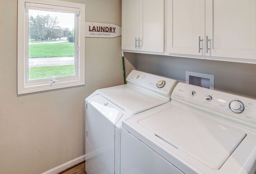 Croton Pond & Muskegon River Cottage W/ Boat Docks