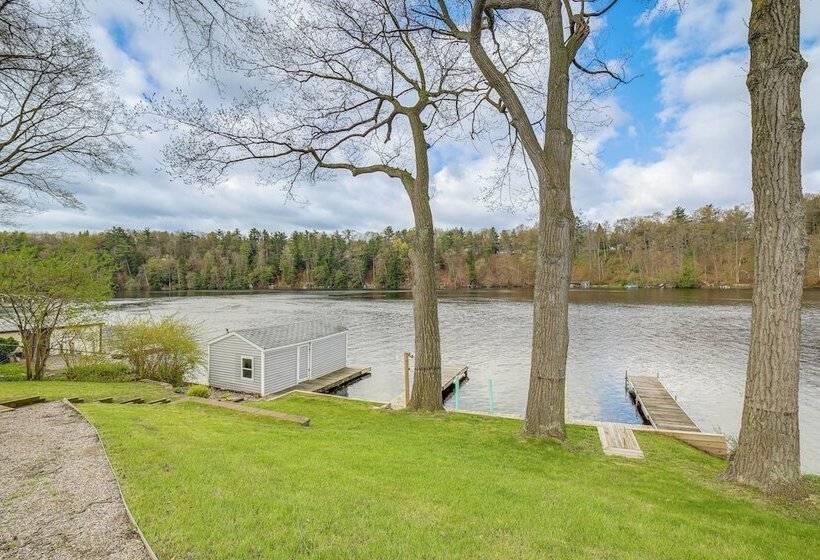 Croton Pond & Muskegon River Cottage W/ Boat Docks