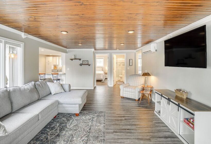 Croton Pond & Muskegon River Cottage W/ Boat Docks