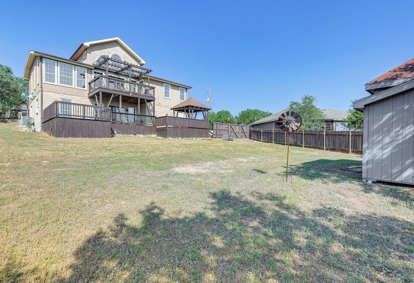 Family Friendly Fischer Home W/ Private Hot Tub!