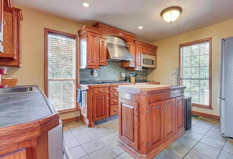 Family Friendly Fischer Home W/ Private Hot Tub!