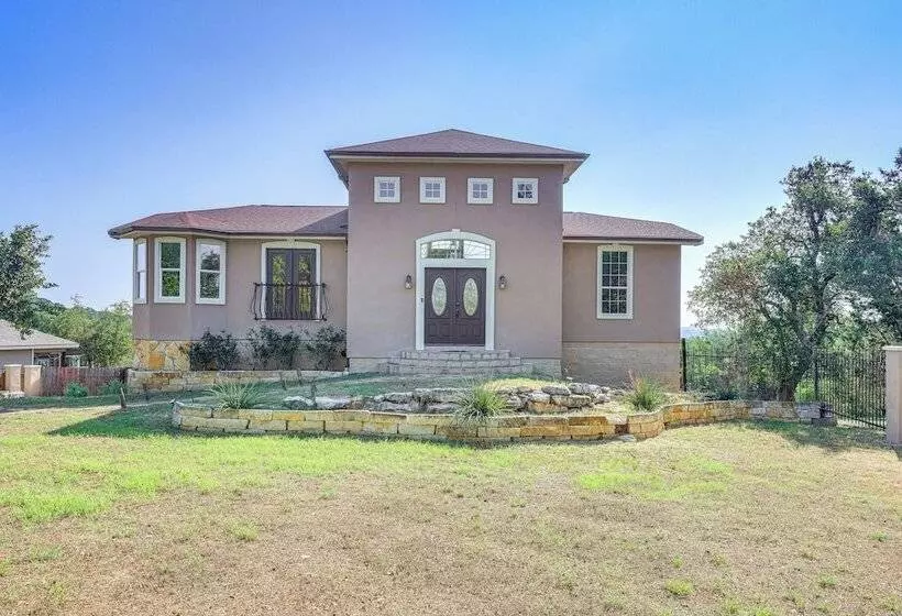 Family Friendly Fischer Home W/ Private Hot Tub!