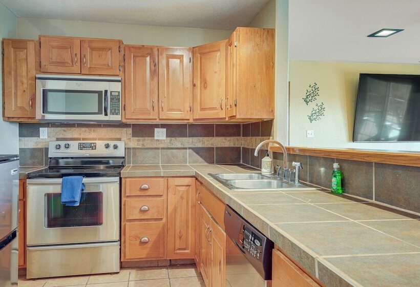 Family Friendly Fischer Home W/ Private Hot Tub!