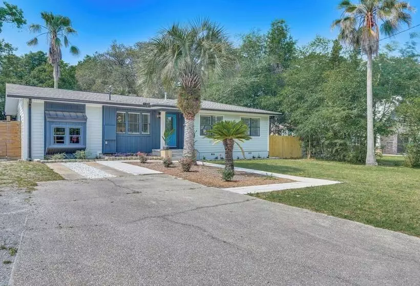 Fort Walton Beach Home: 3 Mi To Beach & Pier!